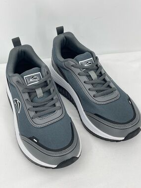 AOV WOMENS SIZE 7.5 Gray Athletic Sneakers with Logo